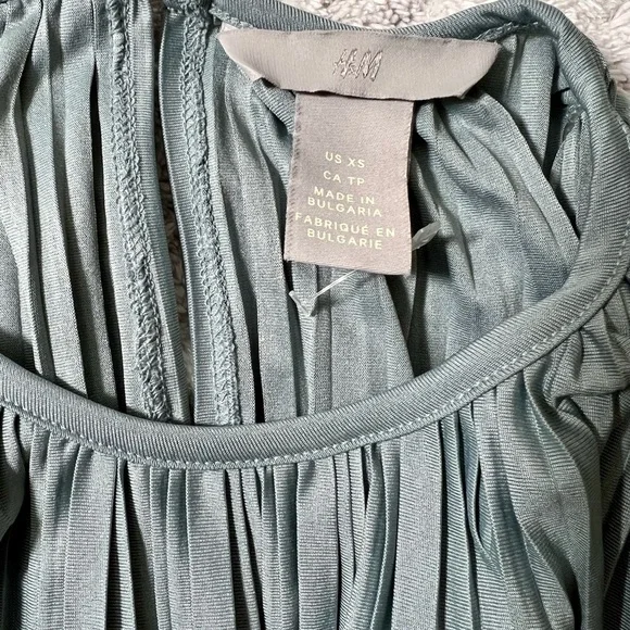 H&M pleated dress - Picture 4 of 8